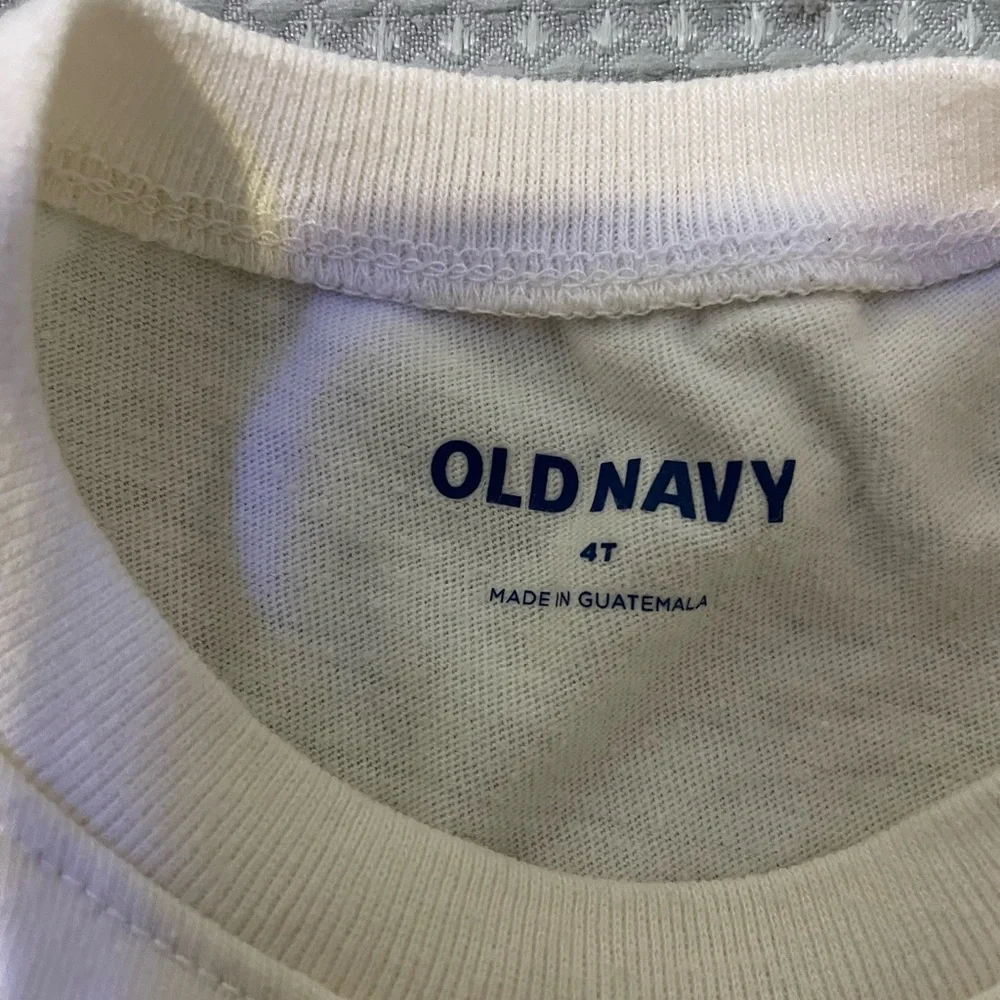 Old Navy ‘Positive energy’ Baby T-shirt. Size 4T